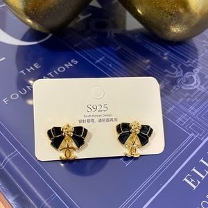 CC Bow Earrings with Mini Dangle logo E19